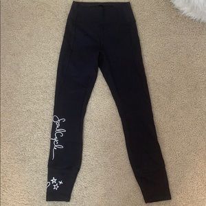 Super cute women’s lululemons